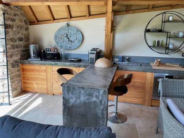 Agreable Chambre D Hote Avec Piscine Et Jacuzzi Thegra Exterior photo