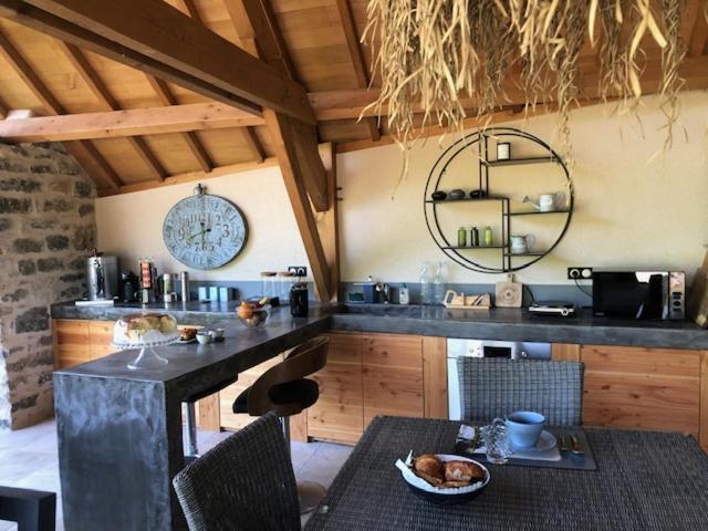 Agreable Chambre D Hote Avec Piscine Et Jacuzzi Thegra Exterior photo